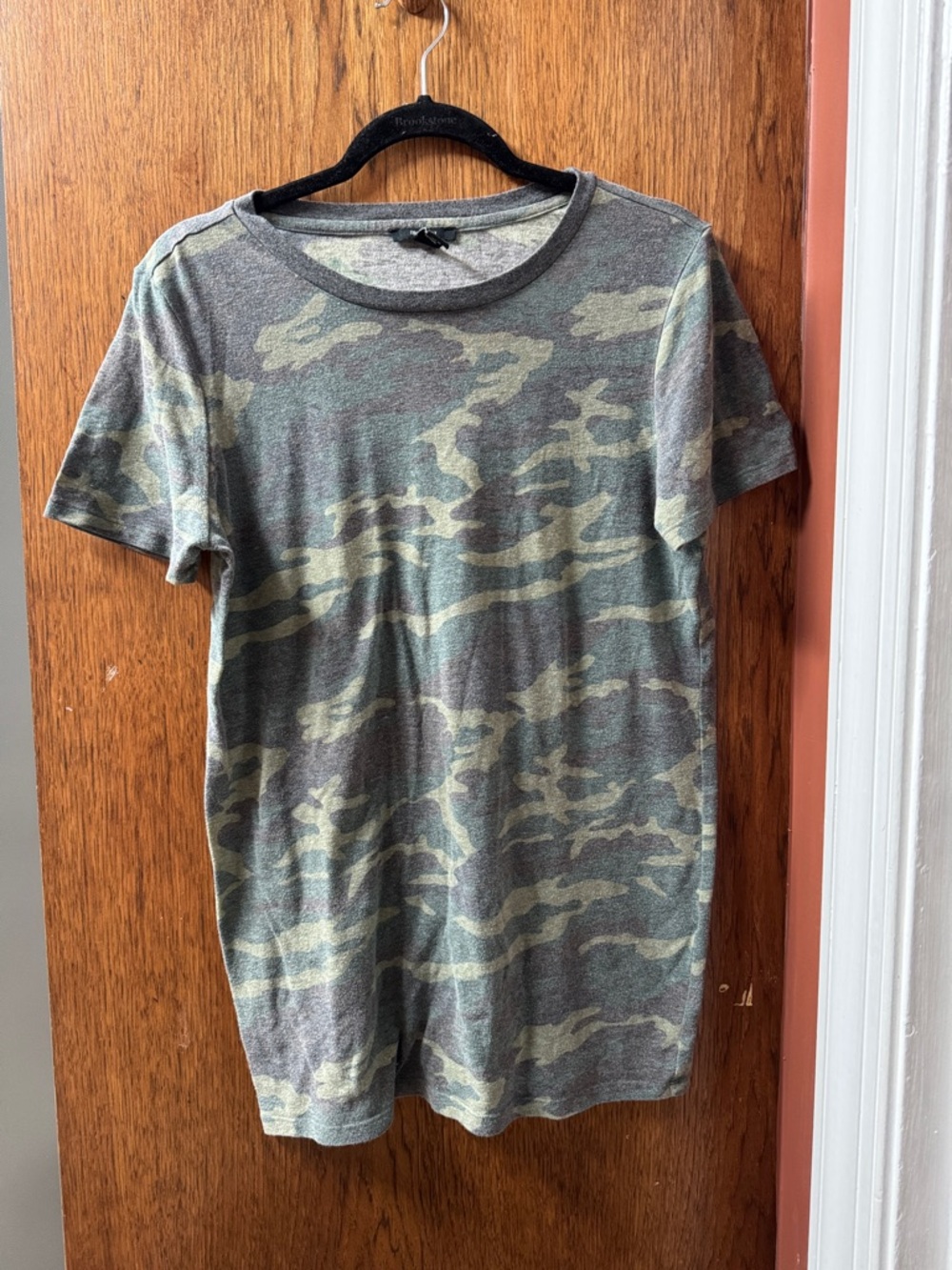 Forever 21 Women's Camo Short Sleeve Tee in Olive and Gray